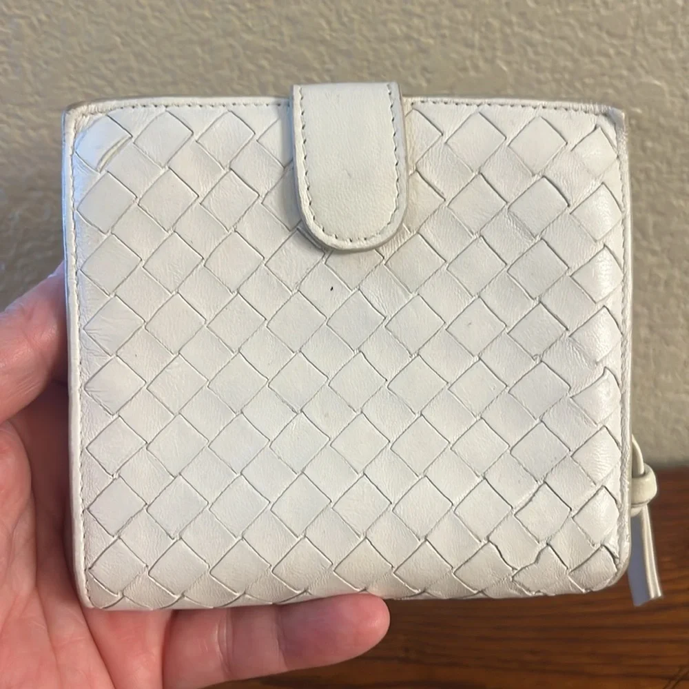 Bottega Veneta Authentic White bifold wallet